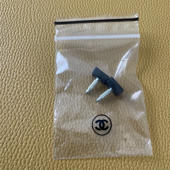 Chanel - Picture 1 of 3